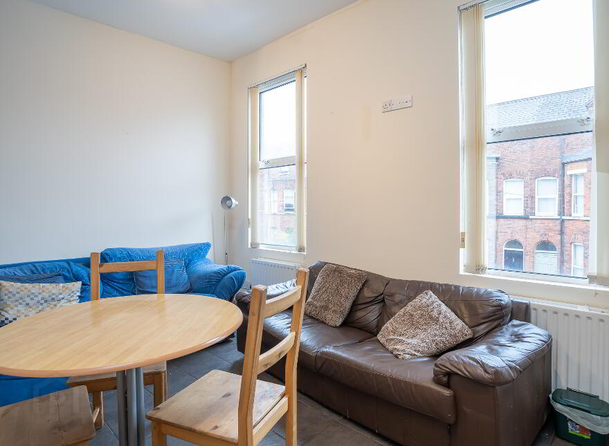 Flat 2-2 Wellington Park Avenue, Belfast, BT9 7DT