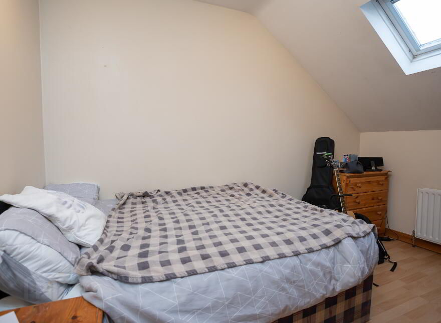 Flat 2-2 Wellington Park Avenue, Belfast, BT9 7DT