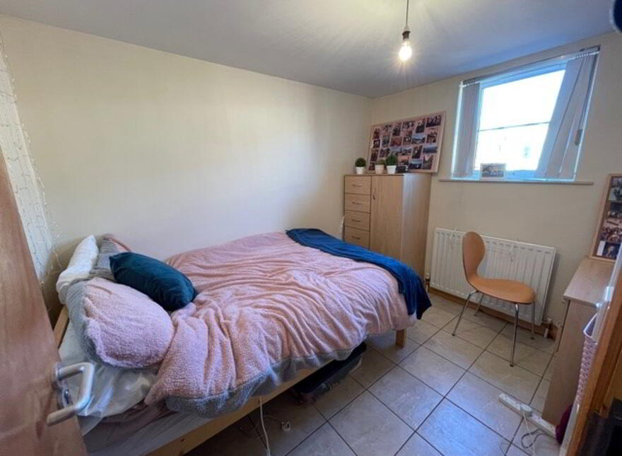 Flat 4-82 Fitzroy Avenue, Belfast, BT7 1HX