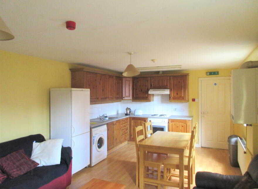 Fitzroy Avenue, Queens Quarter, Belfast, BT7 1HX