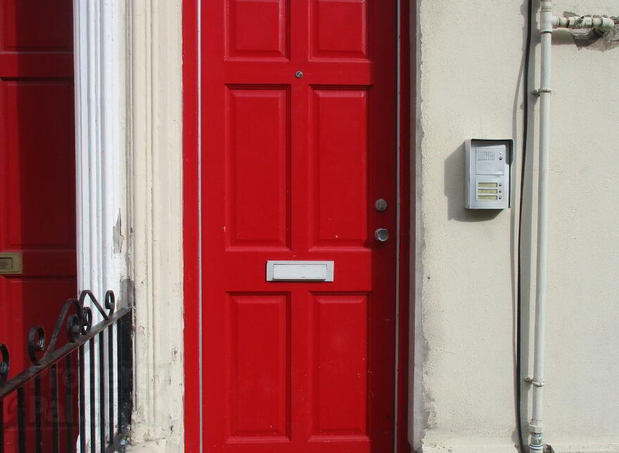 GREAT LOCATION, 34C MAGDALA STREET photo