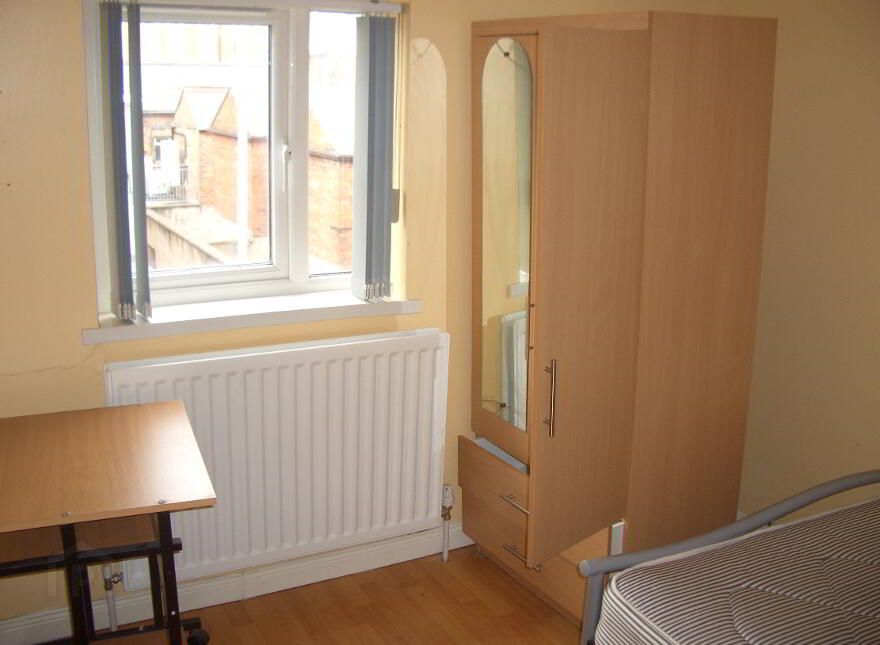Great Location, 16c Rugby Avenue, Queens Quarter, Belfast, BT7 1RG