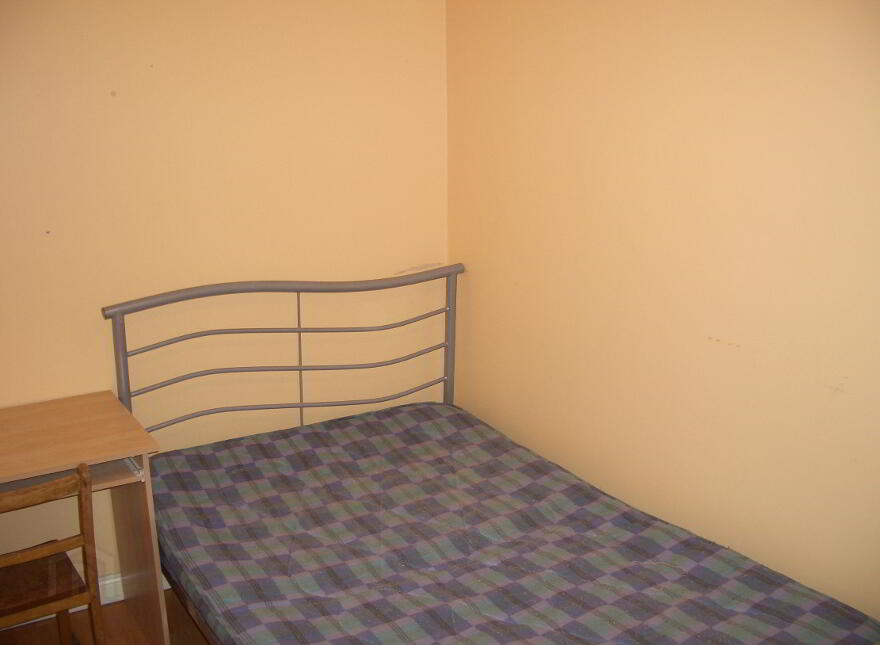 Great Location, 16c Rugby Avenue, Queens Quarter, Belfast, BT7 1RG