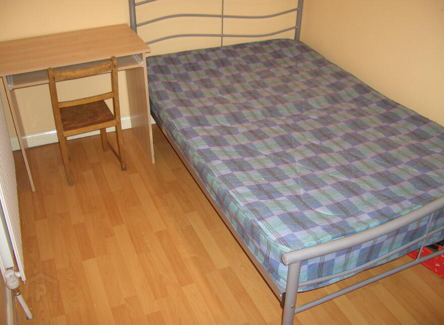 Great Location, 16c Rugby Avenue, Queens Quarter, Belfast, BT7 1RG