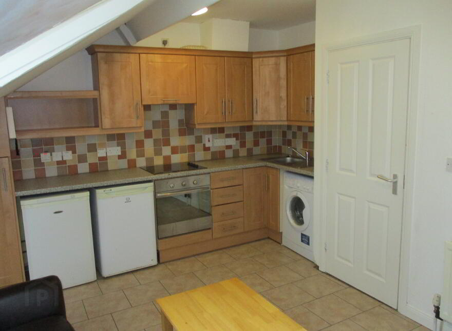 Great Location, 16c Rugby Avenue, Queens Quarter, Belfast, BT7 1RG