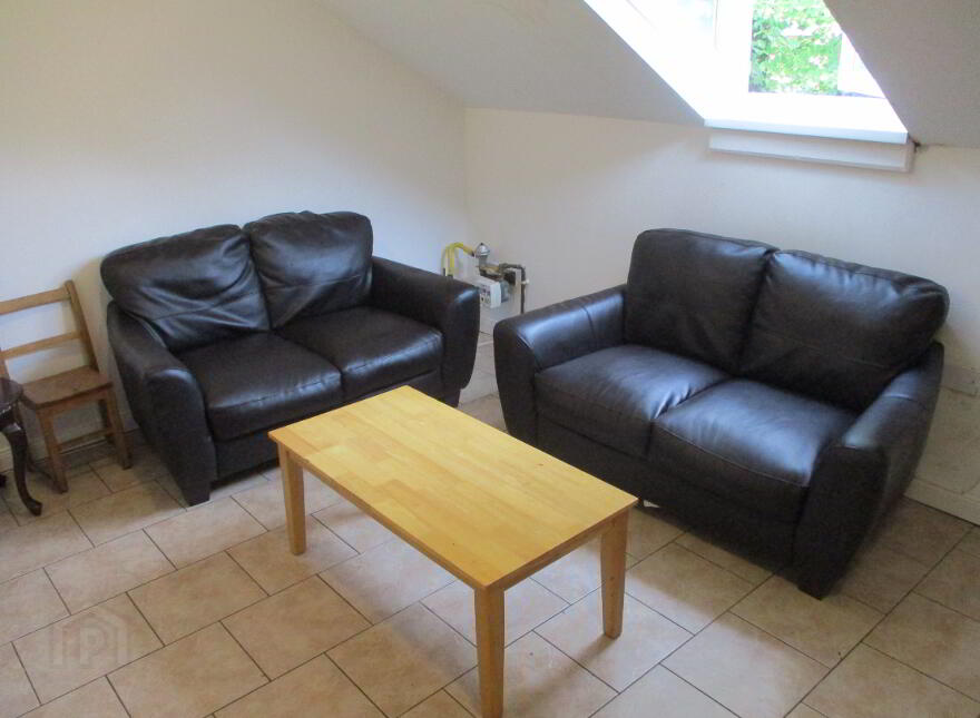 Great Location, 16c Rugby Avenue, Queens Quarter, Belfast, BT7 1RG