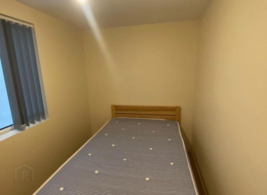 Great Location, 62A University Avenue, Queens Quarter, Belfast, BT7 1GY