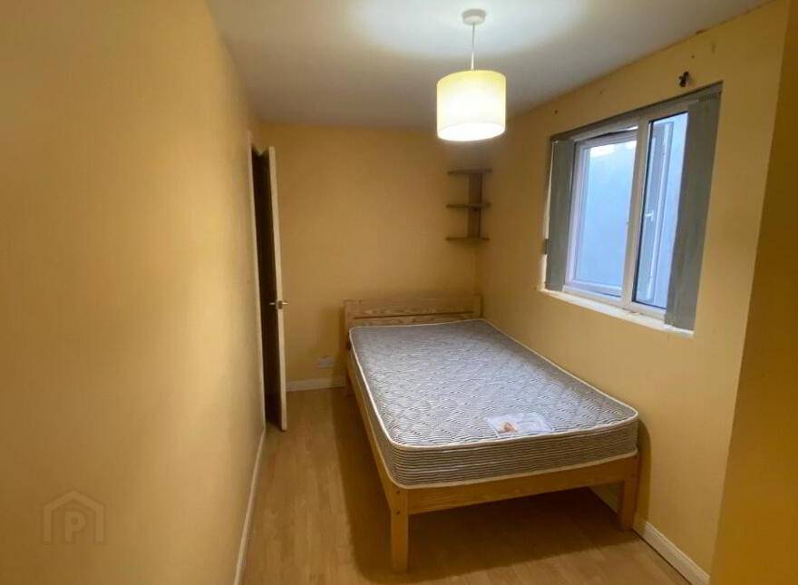 Great Location, 62A University Avenue, Queens Quarter, Belfast, BT7 1GY
