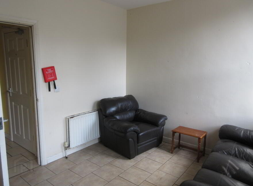 Great Location, 68B University Avenue, Queens Quarter, Belfast, BT7 1GY