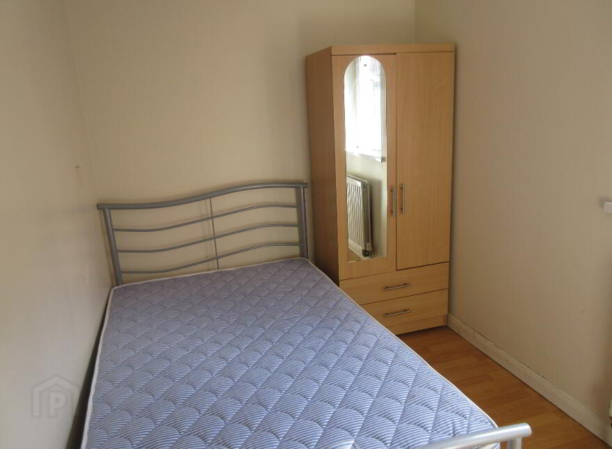 Great Location, 68B University Avenue, Queens Quarter, Belfast, BT7 1GY