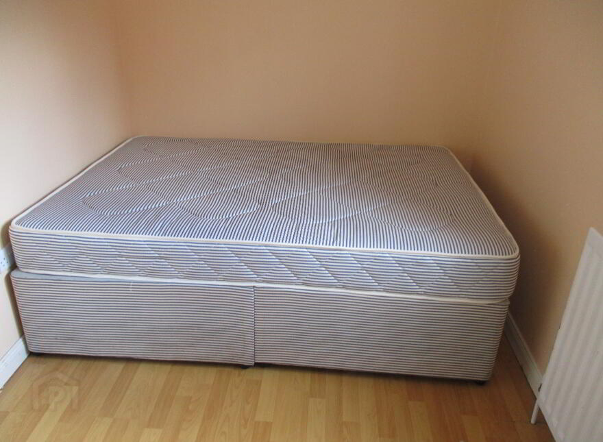Great Location, 68c University Avenue, Queens Quarter, Belfast, BT7 1GY
