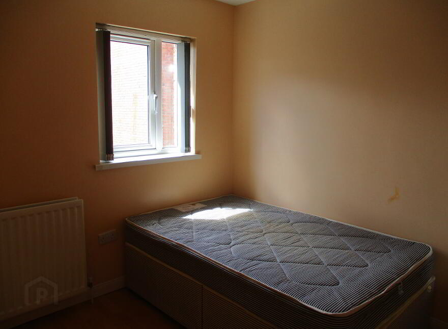 Great Location, 68c University Avenue, Queens Quarter, Belfast, BT7 1GY