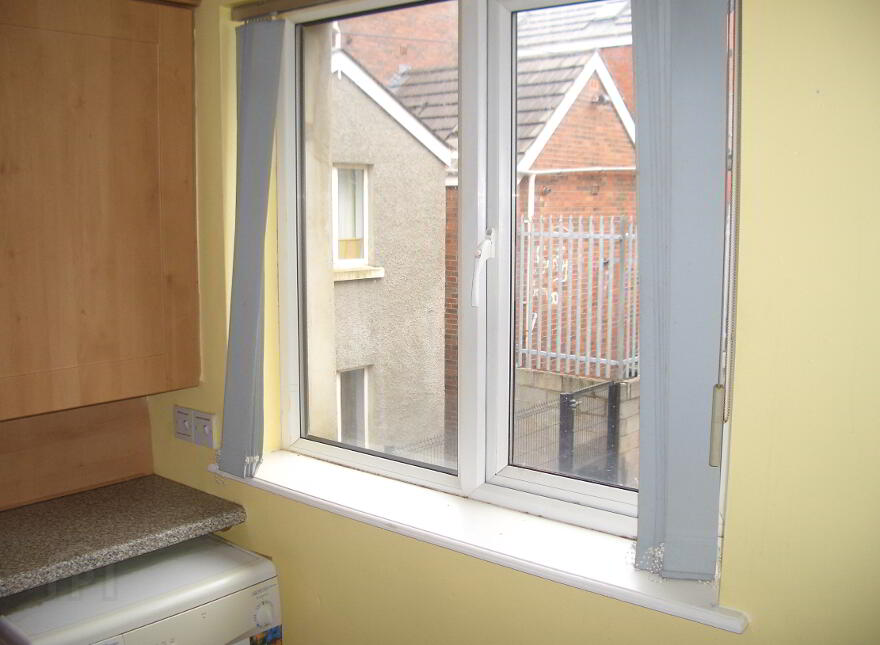 Great Location, 79B University Avenue, Queens Quarter, Belfast, BT7 1GY
