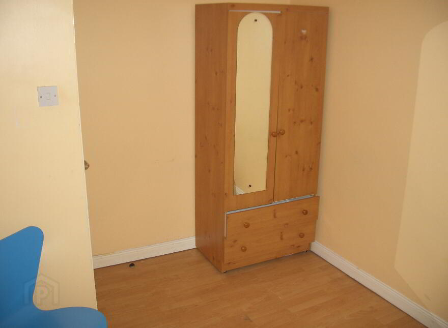 Great Location, 79B University Avenue, Queens Quarter, Belfast, BT7 1GY