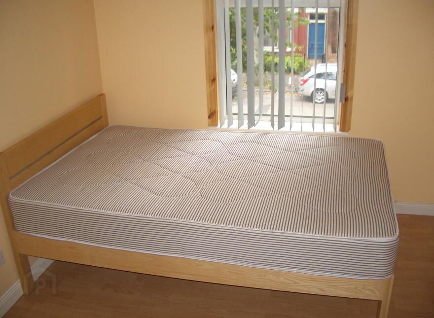 Great Location, 79B University Avenue, Queens Quarter, Belfast, BT7 1GY