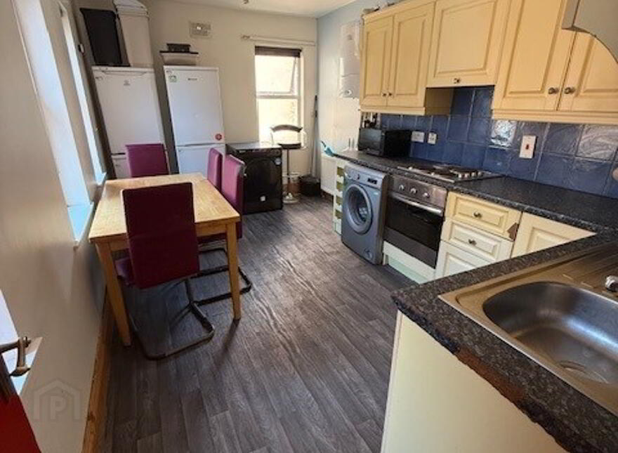 Flat 2-16 Camden Street, Belfast, BT9 6AU