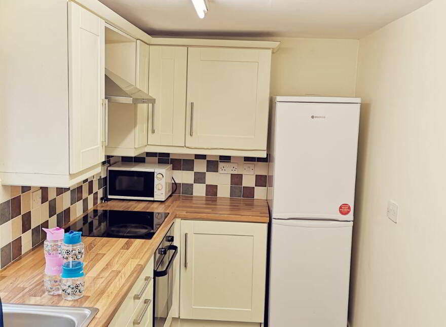77 Ballygomartin Road, Belfast, BT13 3LB