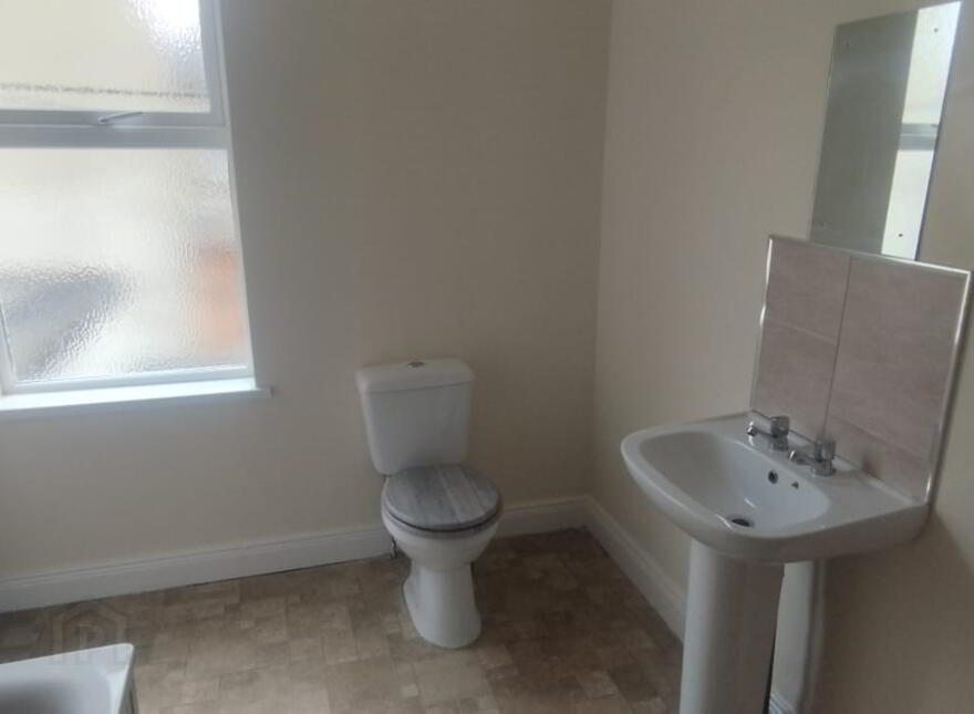 77 Ballygomartin Road, Belfast, BT13 3LB