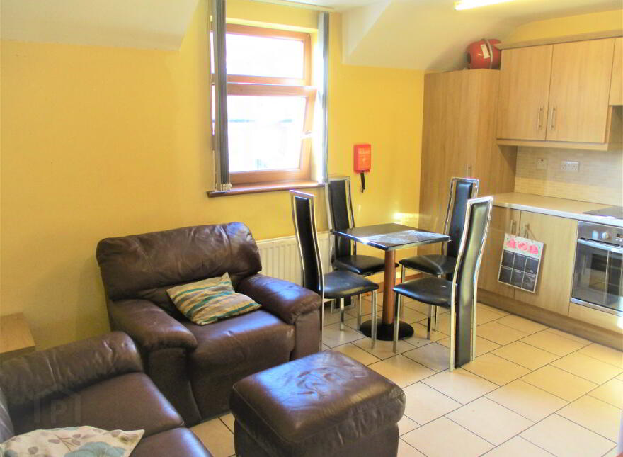 2 Great Apartments, 2A Carmel Street, Queens Quarter, Belfast, BT7 1QE