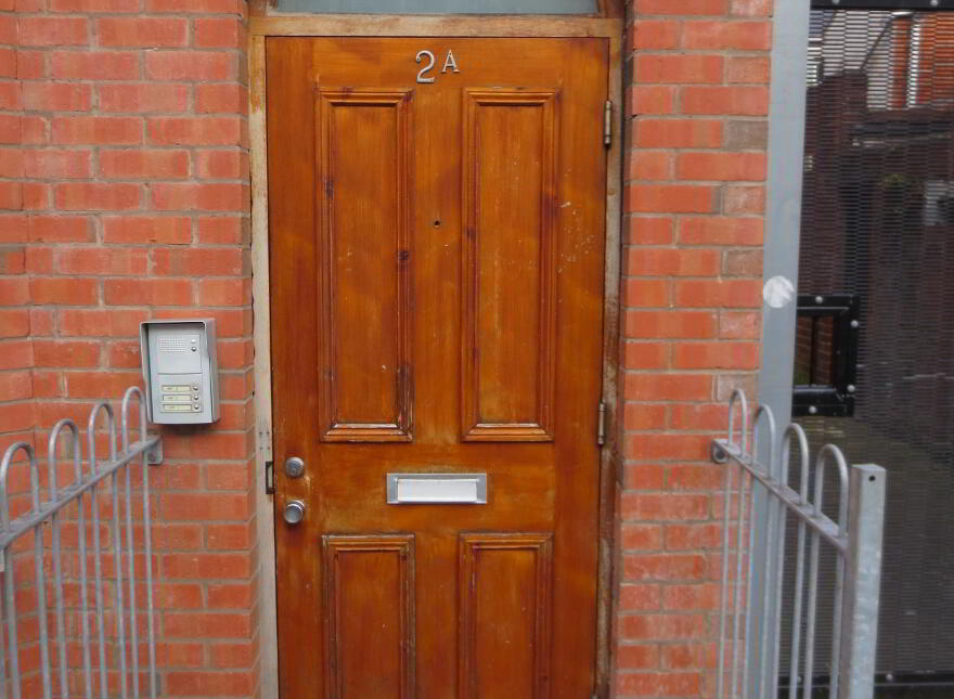 2 Great Apartments, 2A Carmel Street, Queens Quarter, Belfast, BT7 1QE