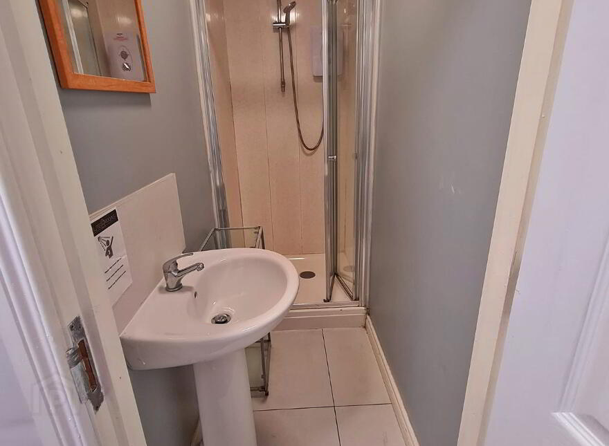 House For Rent, 9 Chadwick St, Belfast, BT9 7FB