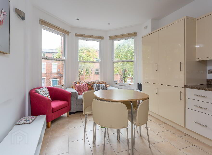 93b Eglantine Avenue, Belfast, BT9 6EX