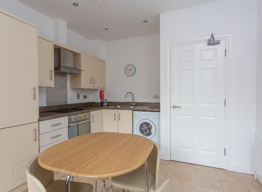 93b Eglantine Avenue, Belfast, BT9 6EX
