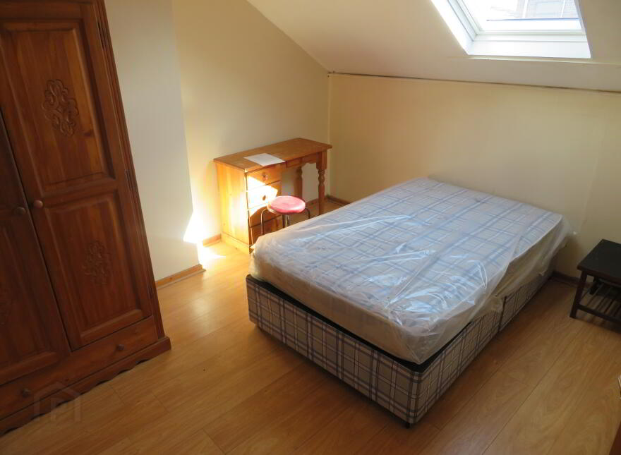 Unit B, 7 Cameron Street, Botanic, Belfast, BT7 1GU