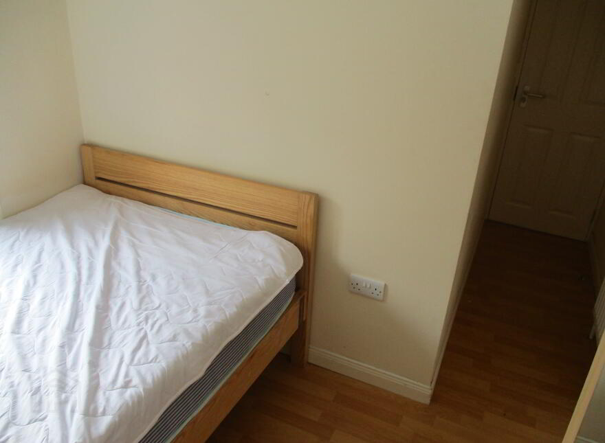 Upstairs Apartment, 34C Magdala Street, Queens Quarter, Belfast, BT7 1PU