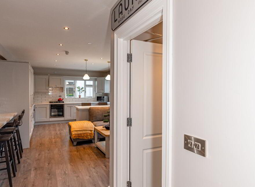 Room To Let, 20 Clarendon Street, Bills Included, Cityside, BT48 7ET
