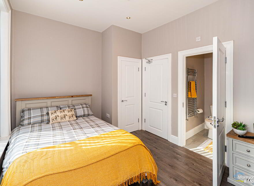 Room To Let, 20 Clarendon Street, Bills Included, Cityside, BT48 7ET