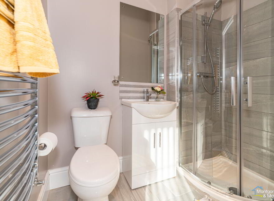 Room To Let, 20 Clarendon Street, Bills Included, Cityside, BT48 7ET
