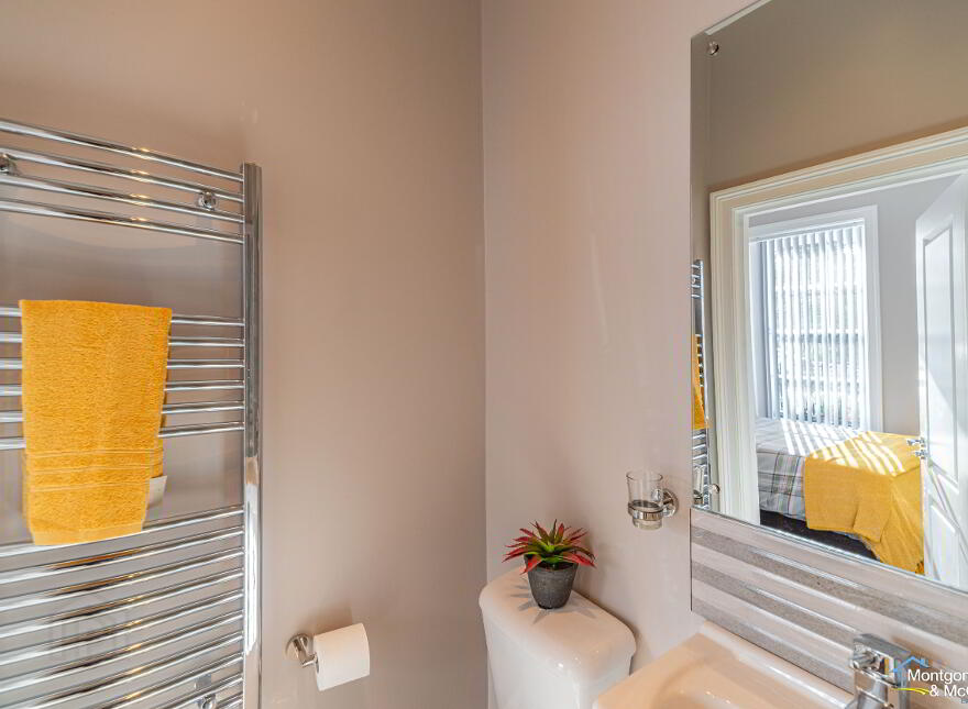 Room To Let, 20 Clarendon Street, Bills Included, Cityside, BT48 7ET
