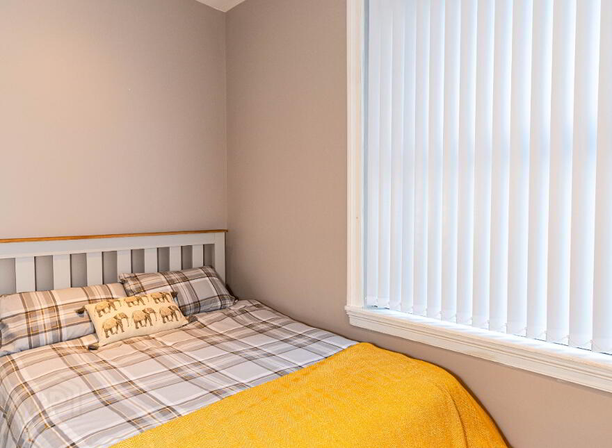 Room To Let, 20 Clarendon Street, Bills Included, Cityside, BT48 7ET
