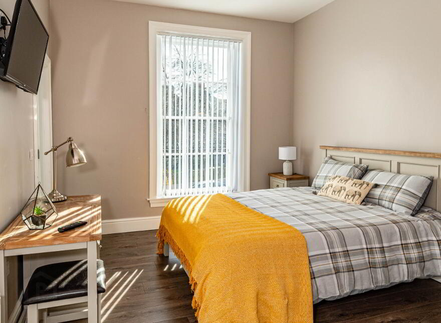 Room To Let, 20 Clarendon Street, Bills Included, Cityside, BT48 7ET