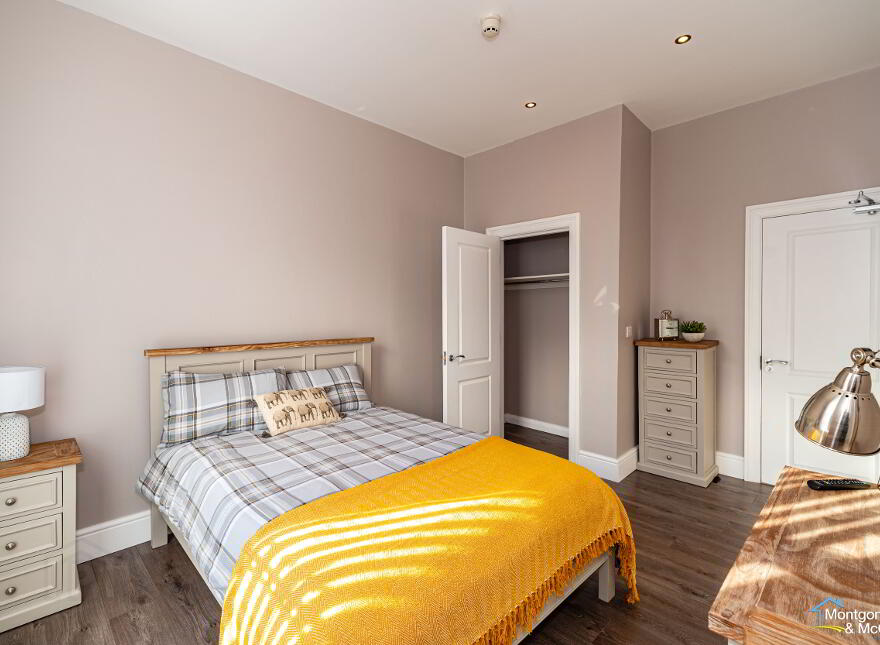 Room To Let, 20 Clarendon Street, Bills Included, Cityside, BT48 7ET