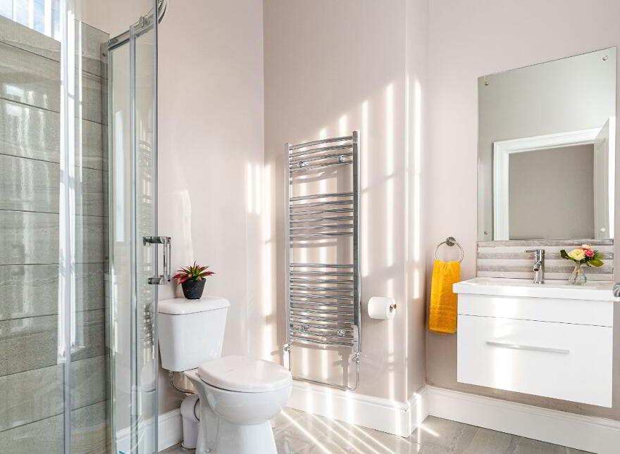 Room To Let, 20 Clarendon Street, Bills Included, Cityside, BT48 7ET