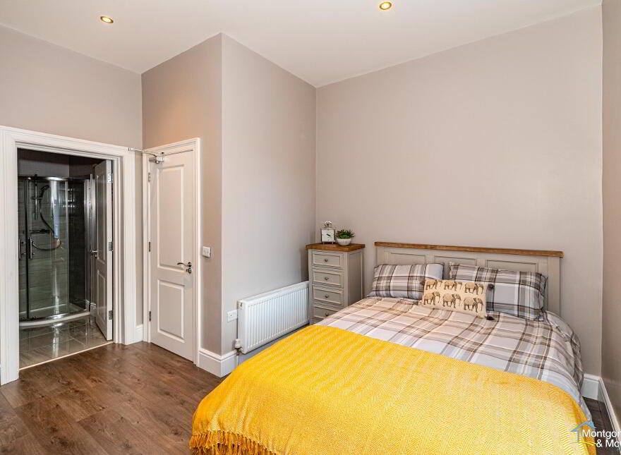 Room To Let, 20 Clarendon Street, Bills Included, Cityside, BT48 7ET