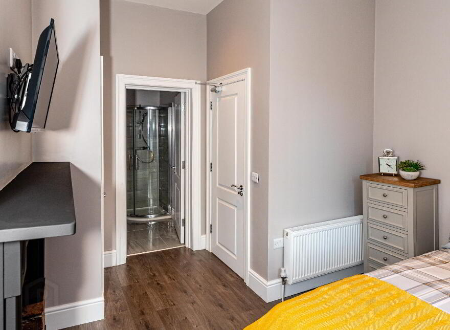 Room To Let, 20 Clarendon Street, Bills Included, Cityside, BT48 7ET