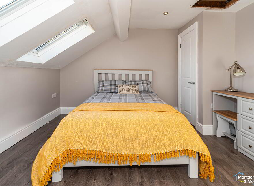 Room To Let, 20 Clarendon Street, Bills Included, Cityside, BT48 7ET