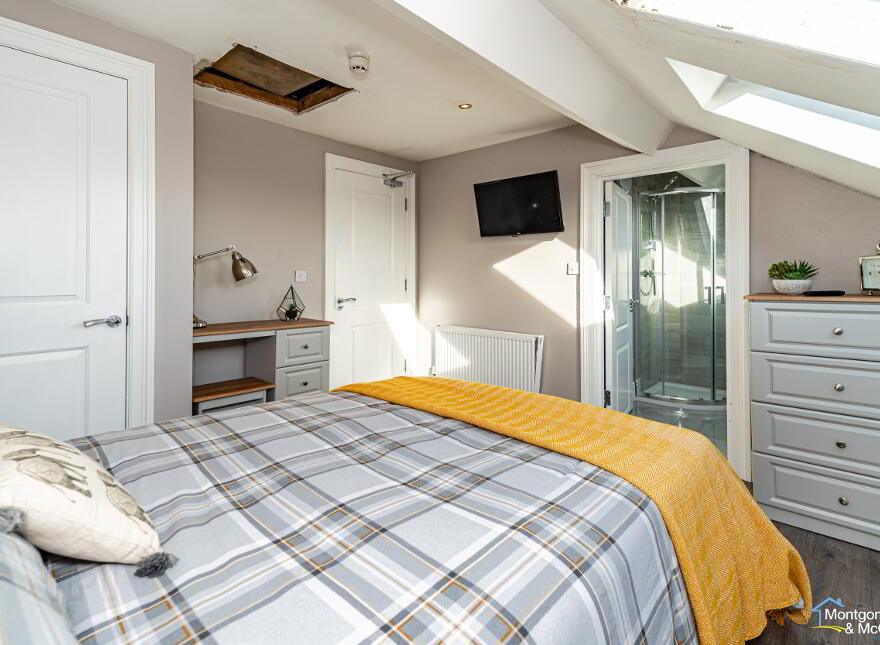 Room To Let, 20 Clarendon Street, Bills Included, Cityside, BT48 7ET