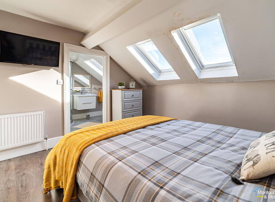Room To Let, 20 Clarendon Street, Bills Included, Cityside, BT48 7ET