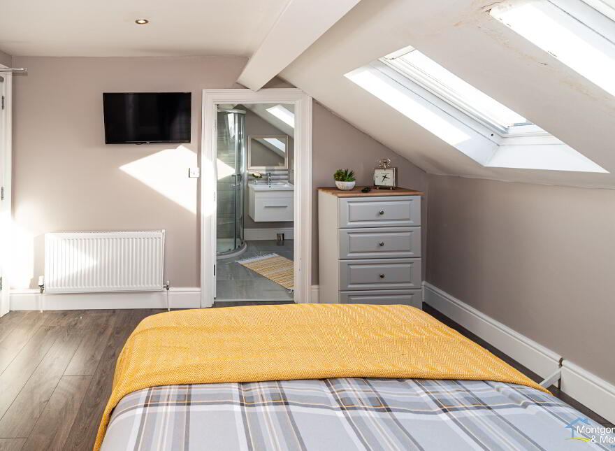 Room To Let, 20 Clarendon Street, Bills Included, Cityside, BT48 7ET