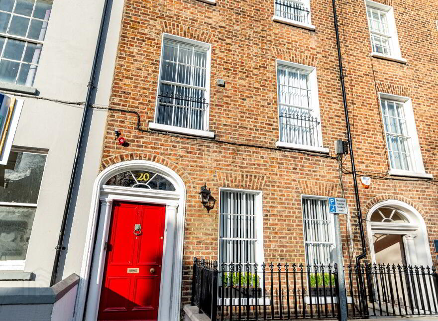 Room To Let, 20 Clarendon Street, Bills Included, Cityside, BT48 7ET