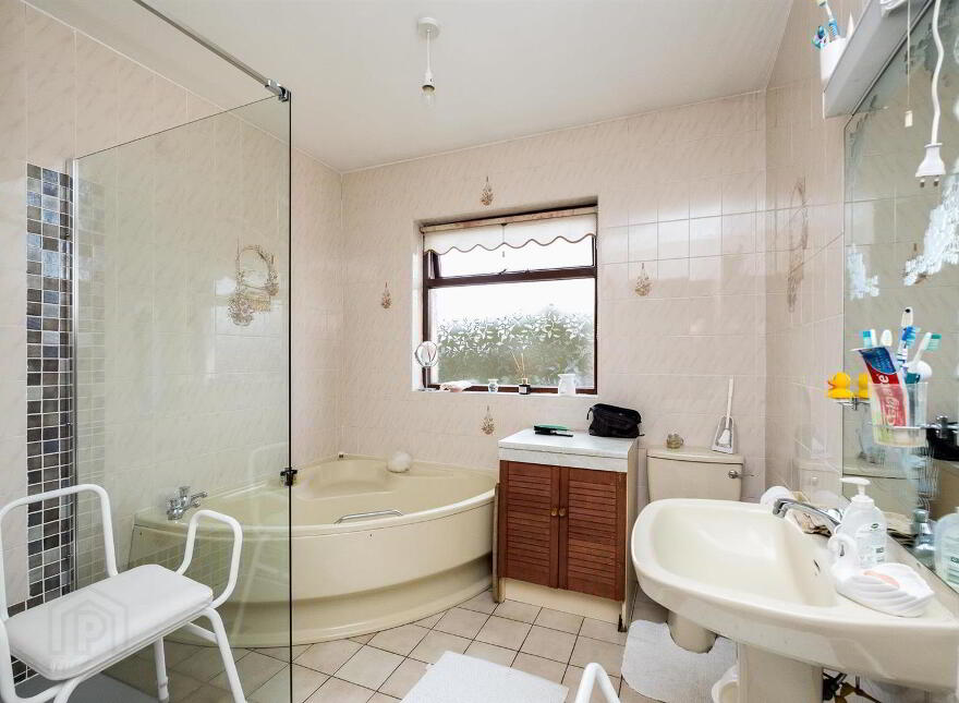 43 & 43a Peartree Road, Saintfield, BT24 8YB