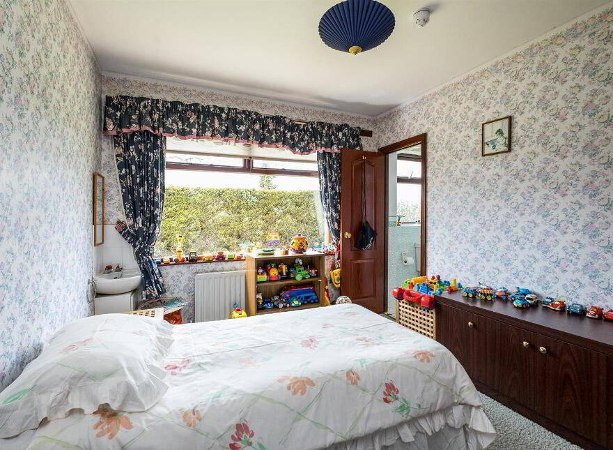 43 & 43a Peartree Road, Saintfield, BT24 8YB