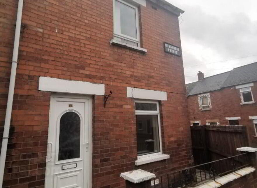 46 Runnymede Parade, Belfast, BT12 6NF photo