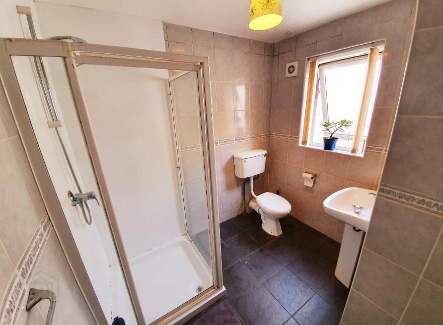 House For Rent, 61 Surrey St, Belfast, BT9 7FR