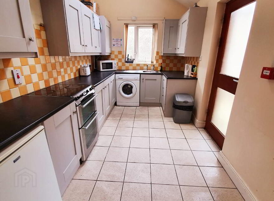 House For Rent, 61 Surrey St, Belfast, BT9 7FR