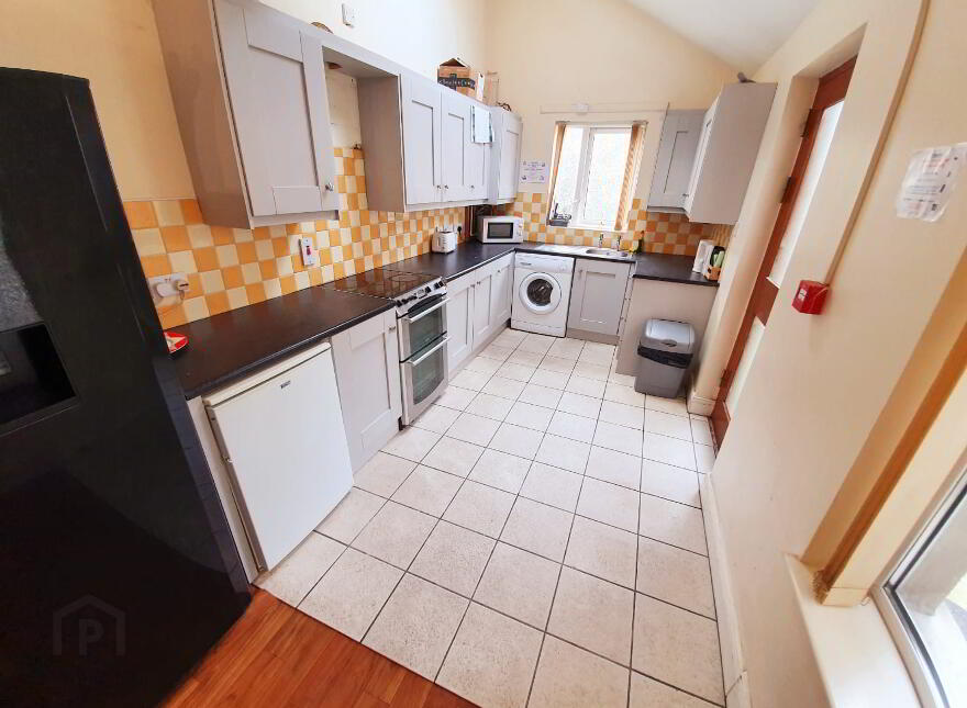 House For Rent, 61 Surrey St, Belfast, BT9 7FR